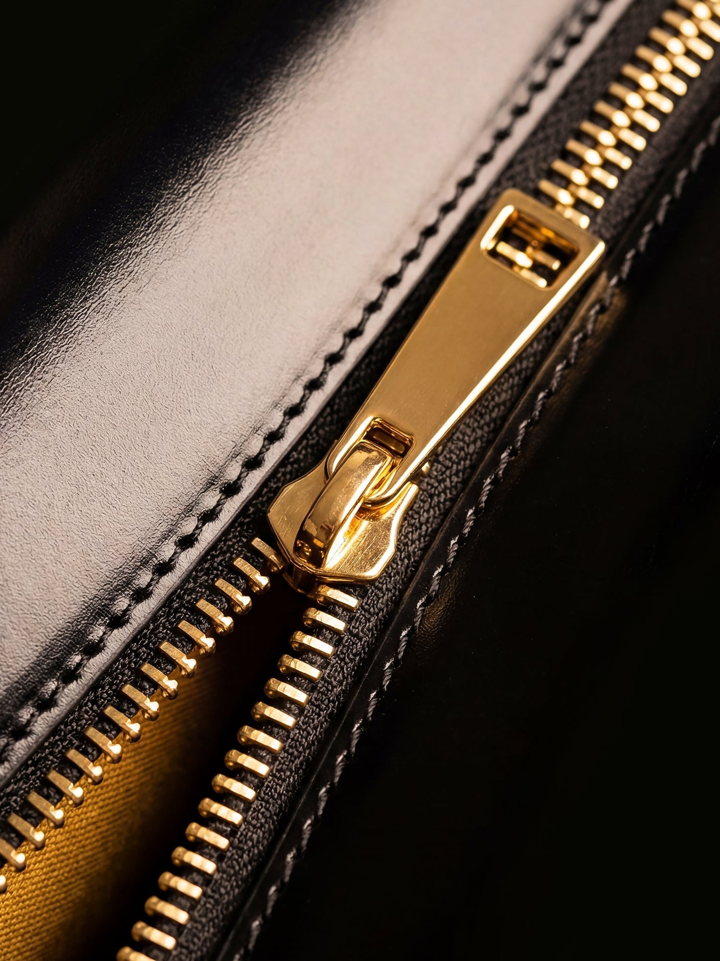 "Ayira" Leather Handbag Deal