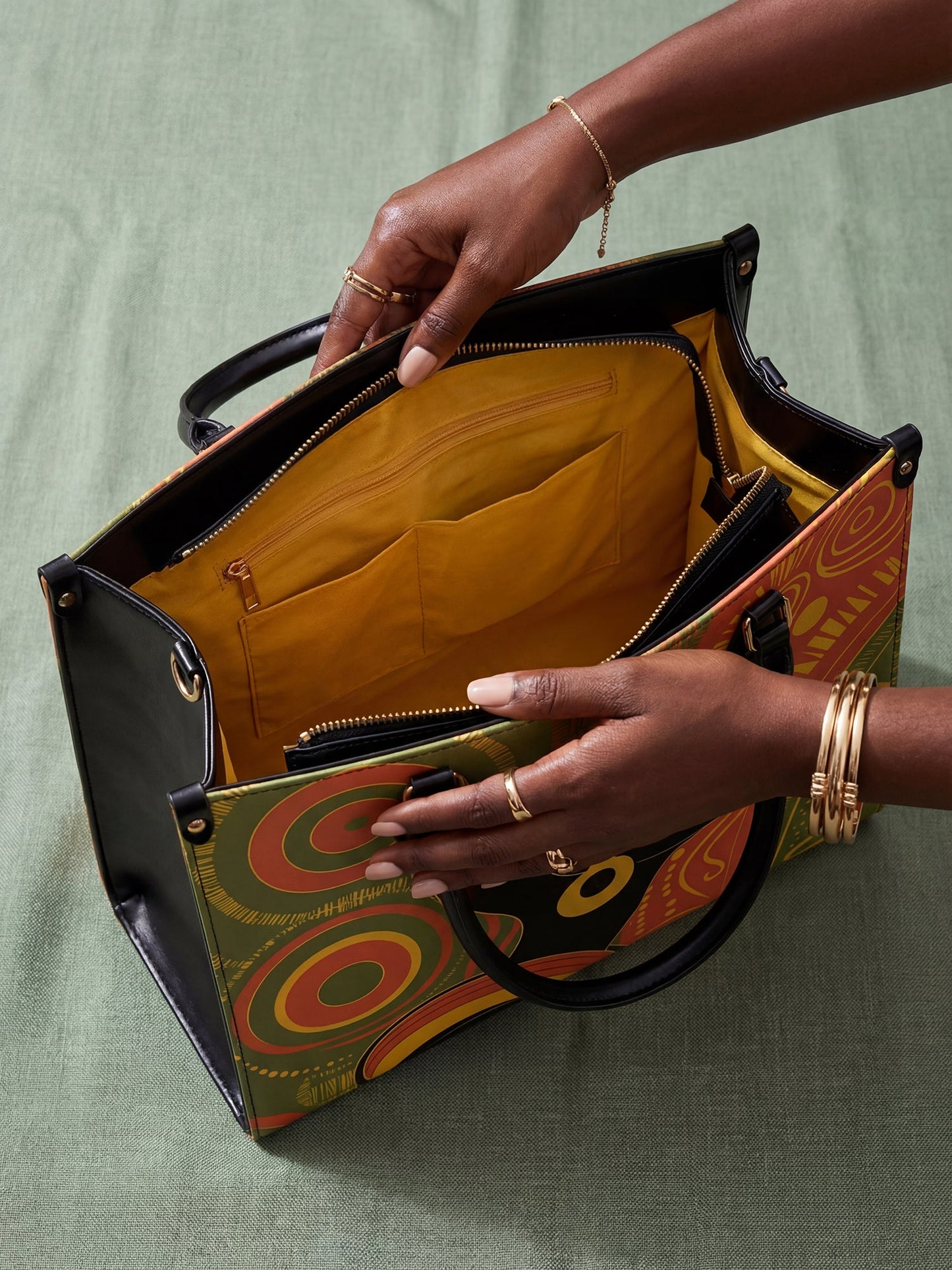 "Baldisa" Leather Handbag Deal