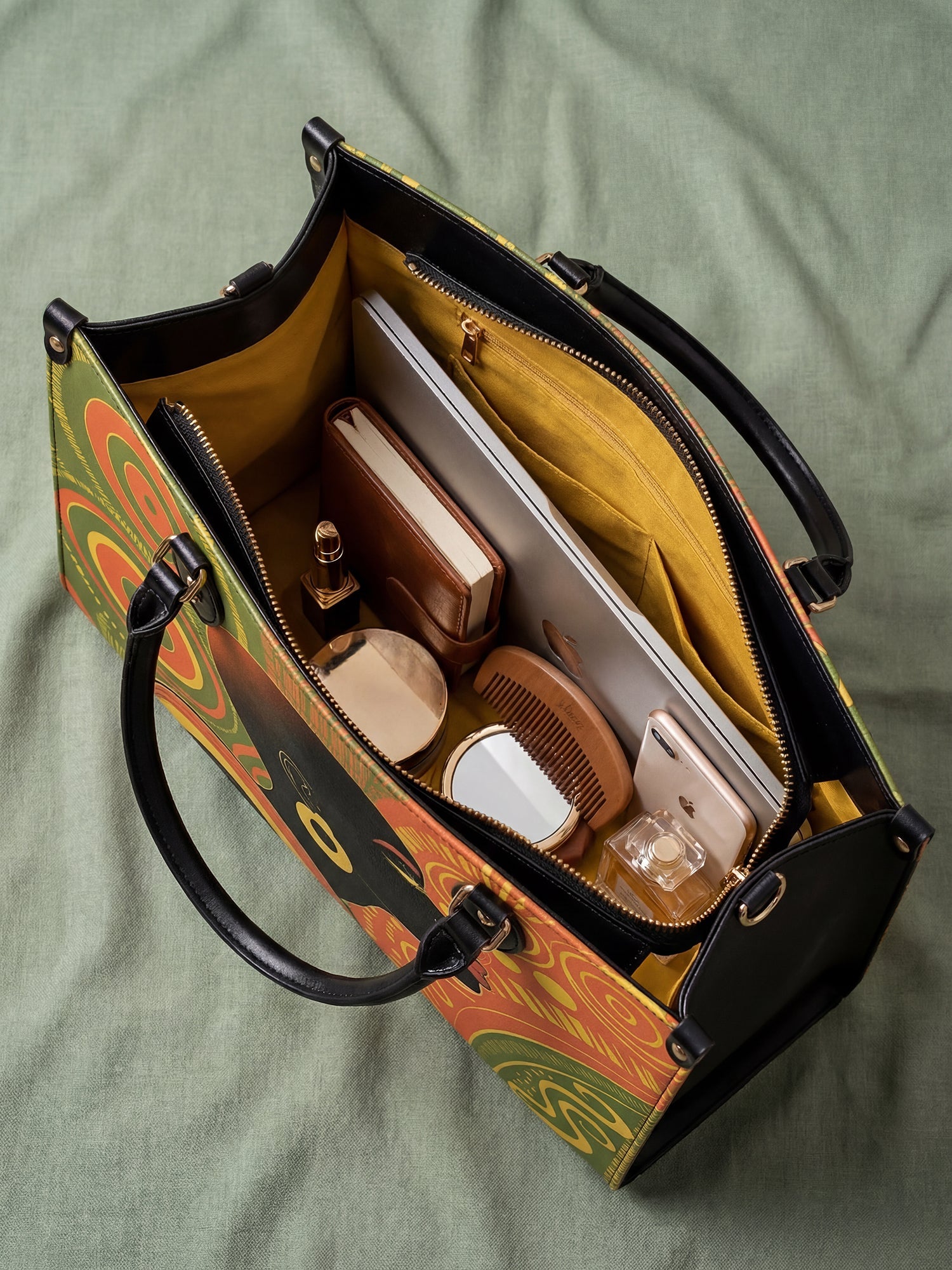 "Baldisa" Leather Handbag Deal